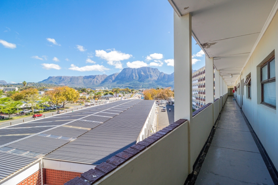 2 Bedroom Property for Sale in Claremont Western Cape